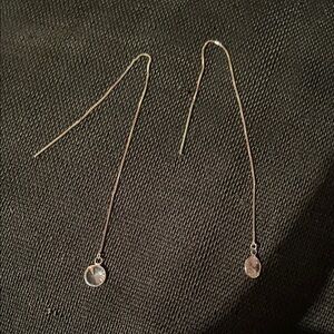 Silver thread earrings , Crystal stone